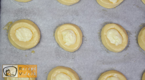 Kelt édes fészek túróval recept elkészítése 11. lépés