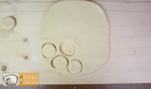 Kelt édes fészek túróval recept elkészítése 8. lépés