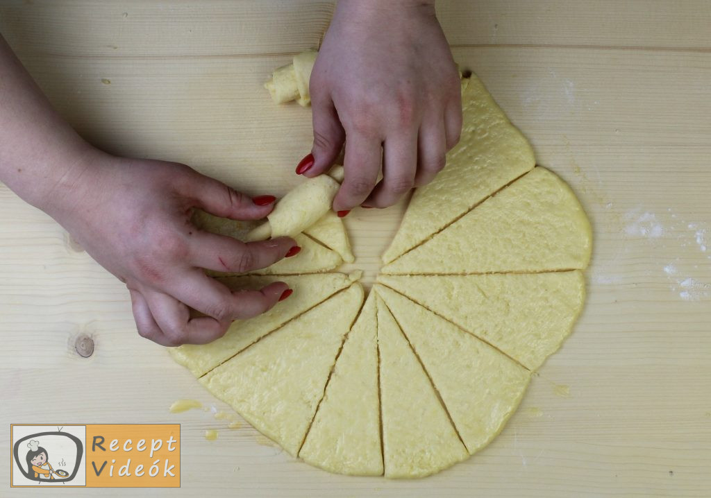 Sajtos croissant recept, sajtos croissant elkészítése 6. lépés
