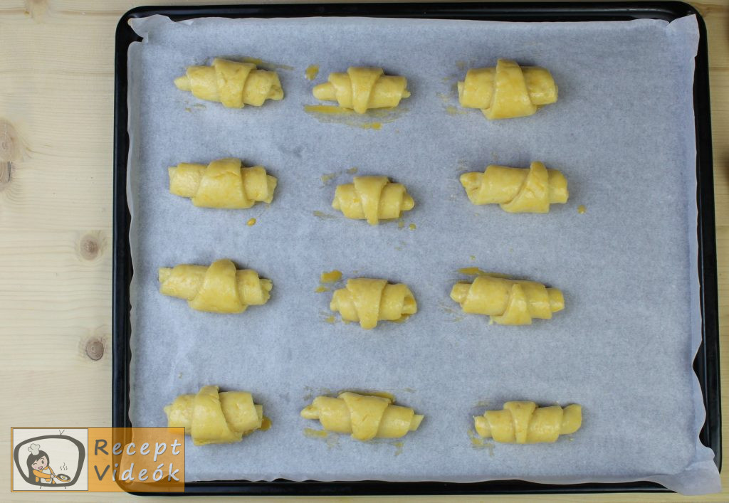 Sajtos croissant recept, sajtos croissant elkészítése 8. lépés