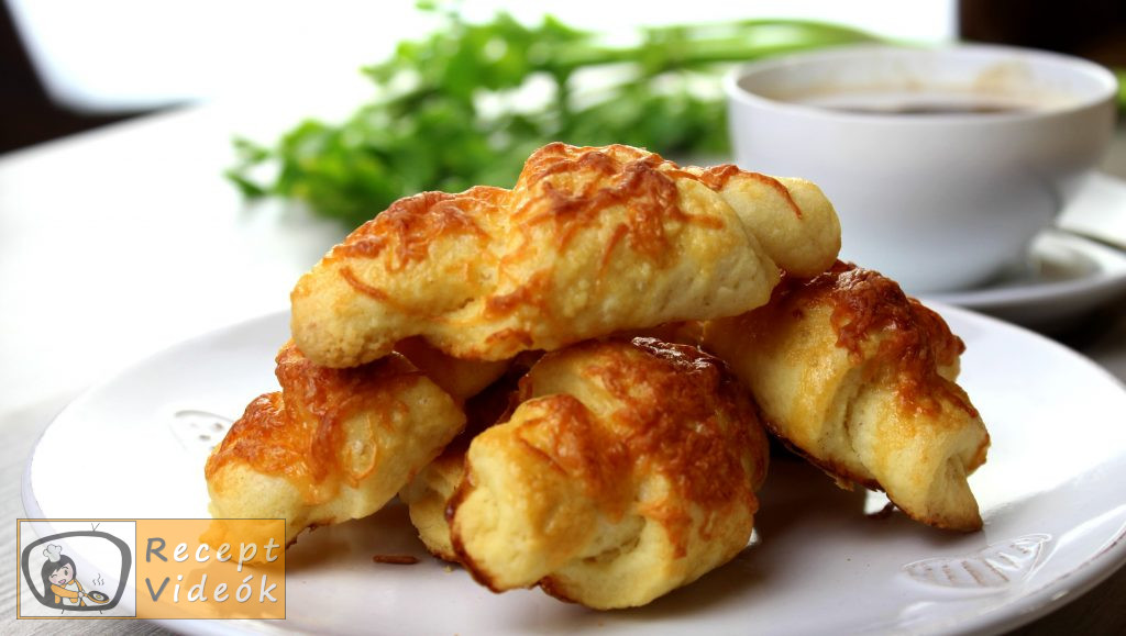 Sajtos croissant recept, sajtos croissant elkészítése - Recept Videók