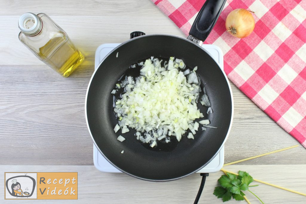 Paradicsomos makaróni recept elkészítése 1. lépés