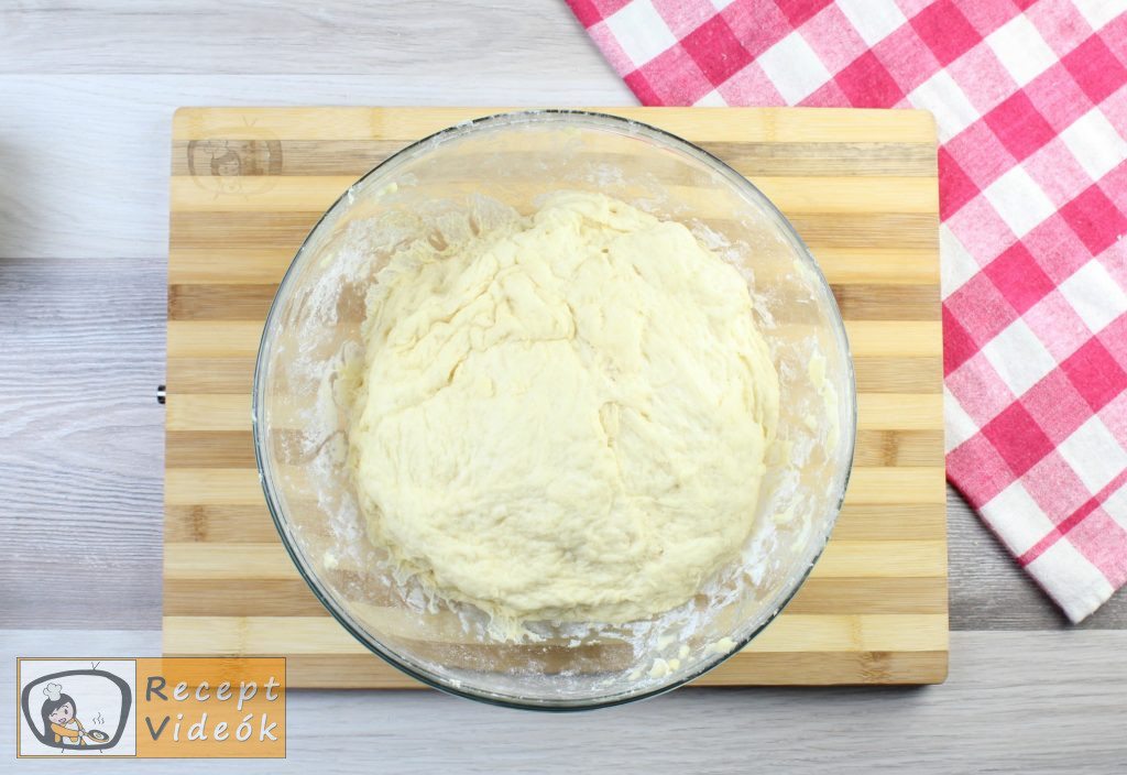 hamburger zsemle recept, hamburger zsemle elkészítése 3. lépés