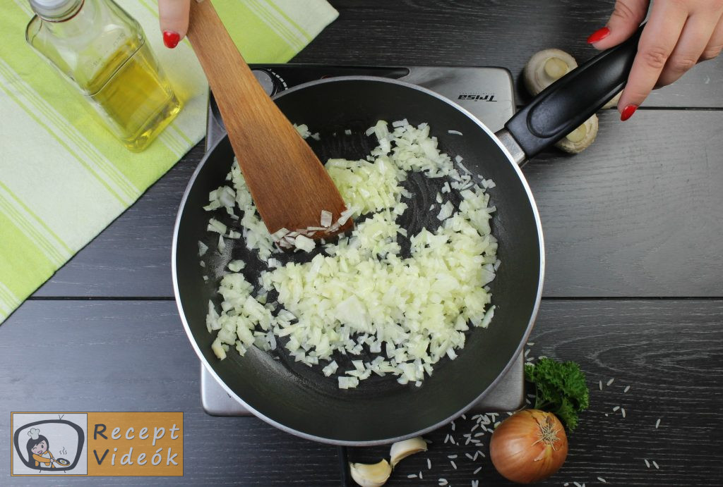 Pirított gombás rizottó recept elkészítése 1. lépés