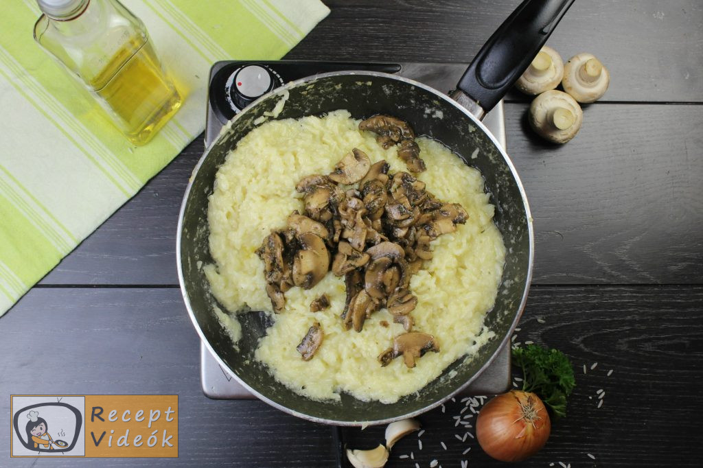 Pirított gombás rizottó recept elkészítése 8. lépés