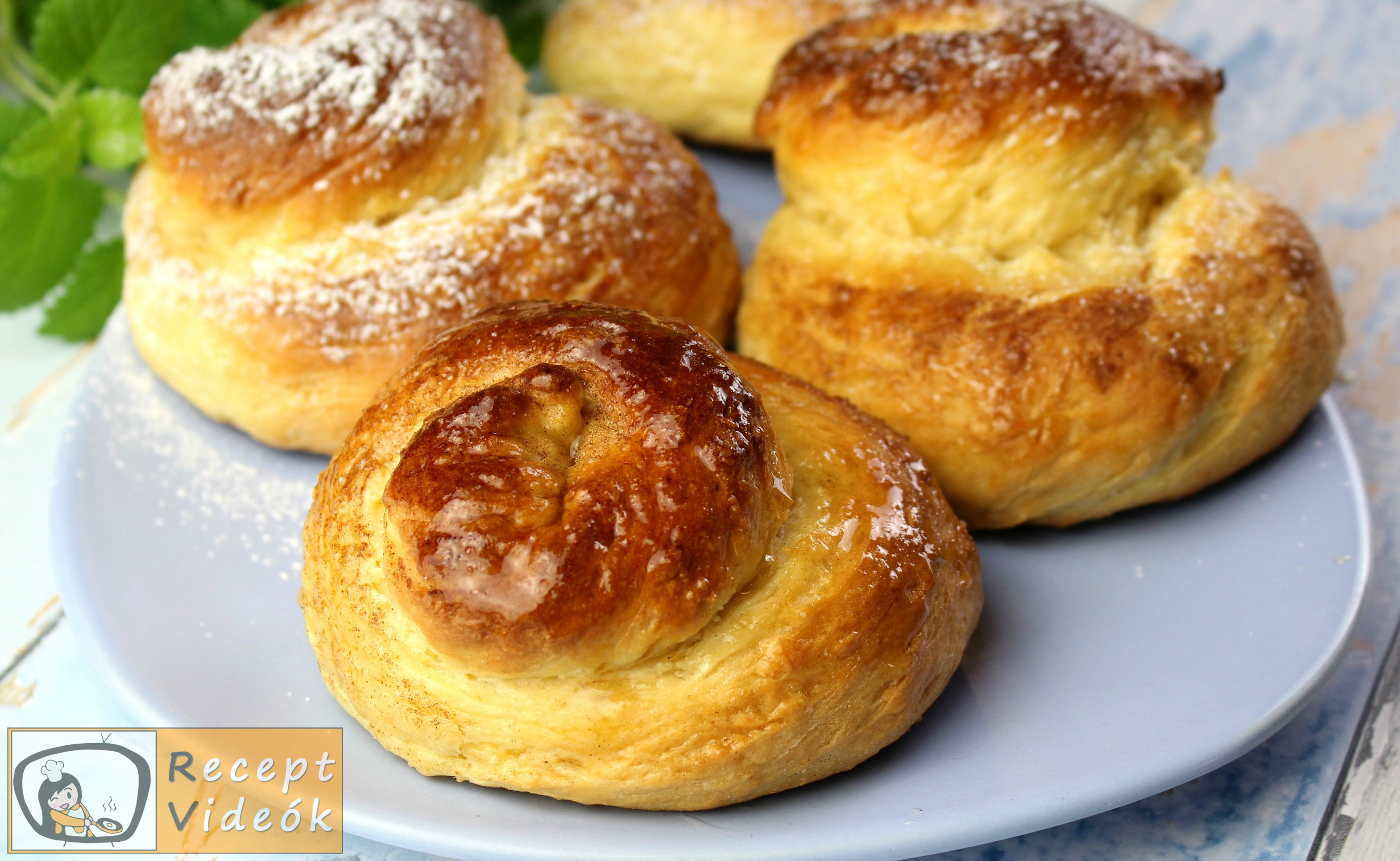 Fahéjas-cukros briós recept elkészítése - Recept Videók