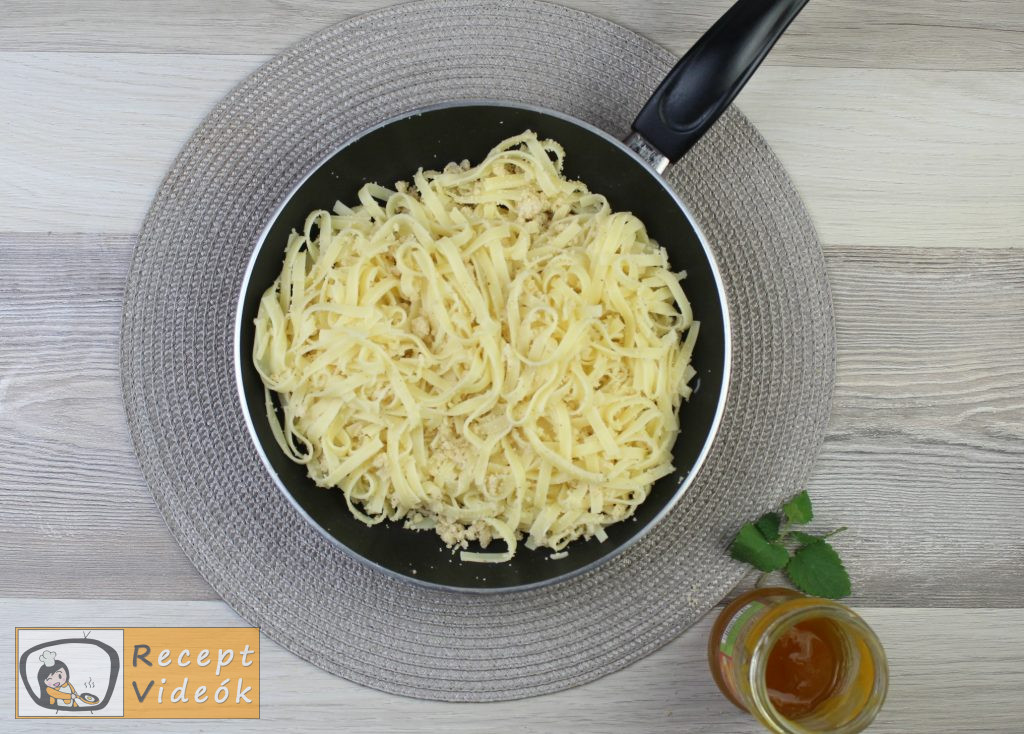 Grízes tészta recept, grízes tészta elkészítése 3. lépés