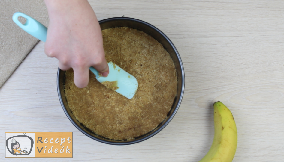 Banános joghurttorta recept elkészítése 2. lépés