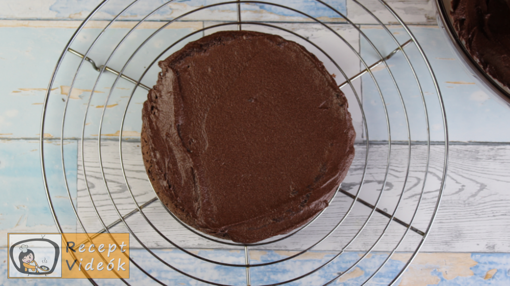 Csokoládétorta (csokitorta) recept elkészítése 9. lépés