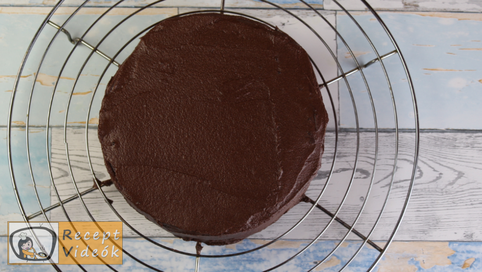 Csokoládétorta (csokitorta) recept elkészítése 11. lépés