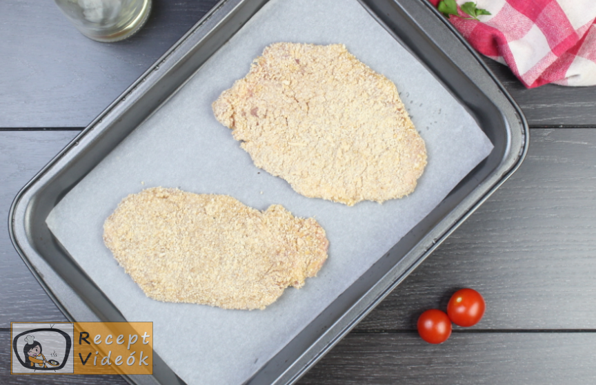 sütőben sült rántott hús recept elkészítése 3. lépés
