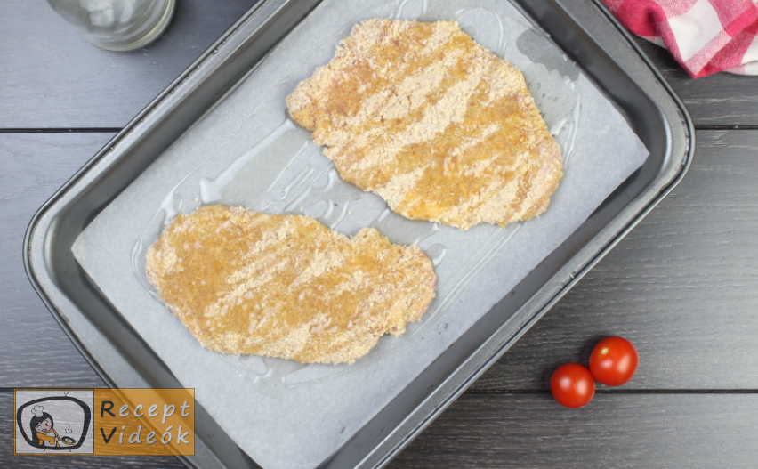 sütőben sült rántott hús recept elkészítése 4. lépés