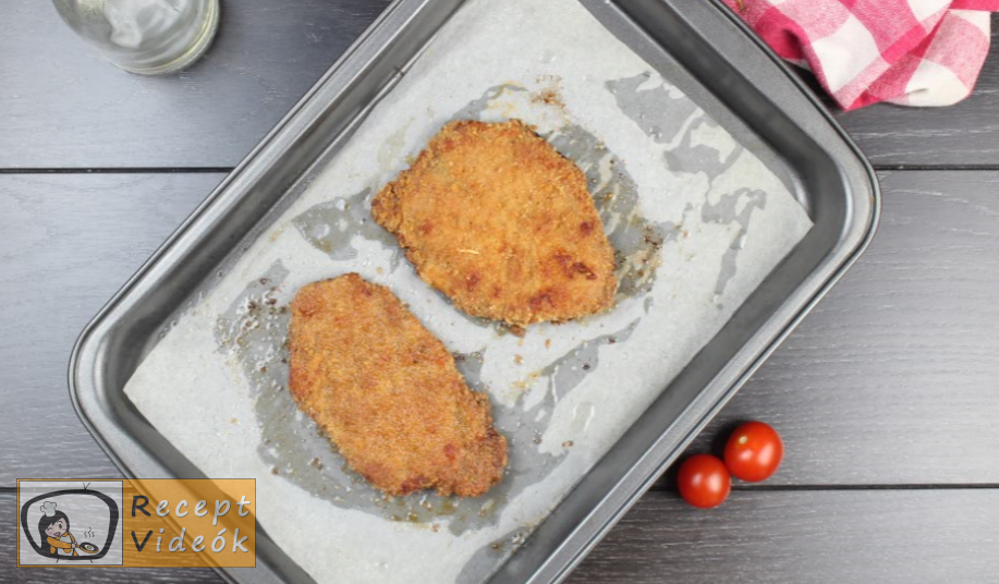 sütőben sült rántott hús recept elkészítése 5. lépés