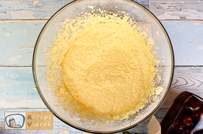 Cseresznyés pite recept, cseresznyés pite elkészítése 2. lépés