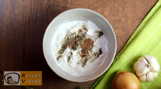 Hagymás lepény recept, hagymás lepény elkészítése 2. lépés