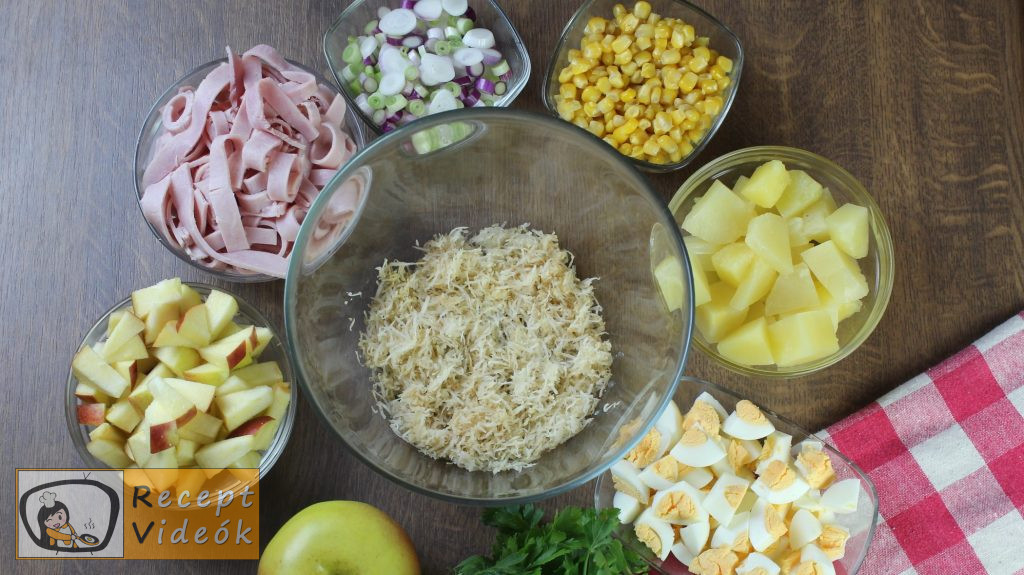réteges saláta recept, réteges saláta elkészítése 2. lépés