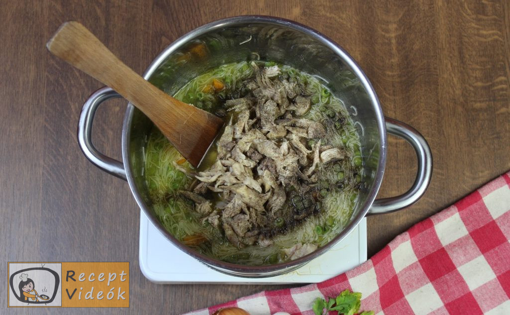 csirkeleves recept, csirkeleves elkészítése 5. lépés