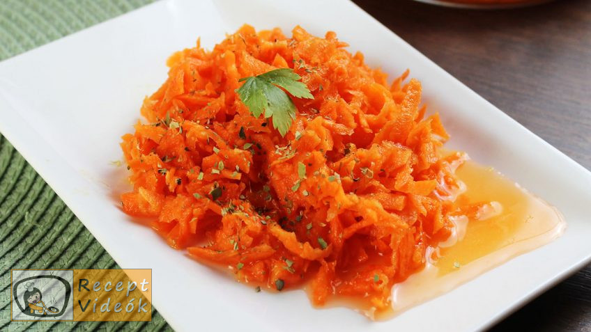 Édes sárgarépa saláta