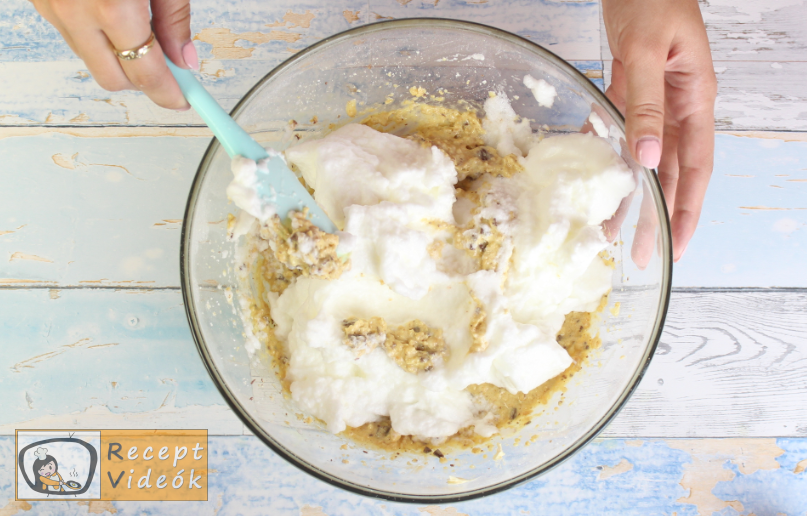 Tojáslikőr torta recept, tojáslikőr torta elkészítése 4. lépés