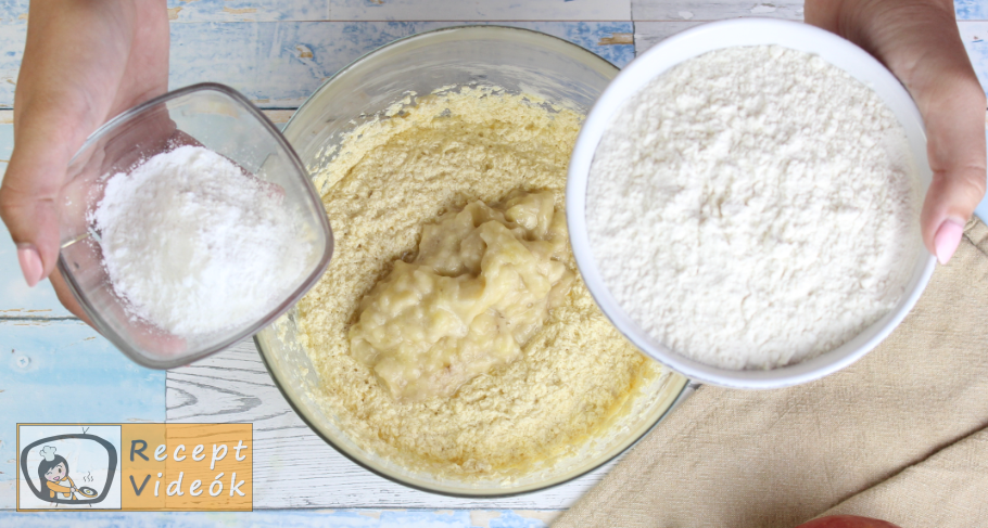 Banános kuglóf recept, banános kuglóf elkészítése 4. lépés