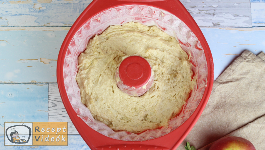 Banános kuglóf recept, banános kuglóf elkészítése 5. lépés