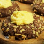 Kakaós-diós boszorkánypogácsa vaníliakrémmel recept, kakaós-diós boszorkánypogácsa vaníliakrémmel elkészítése - Recept Videók