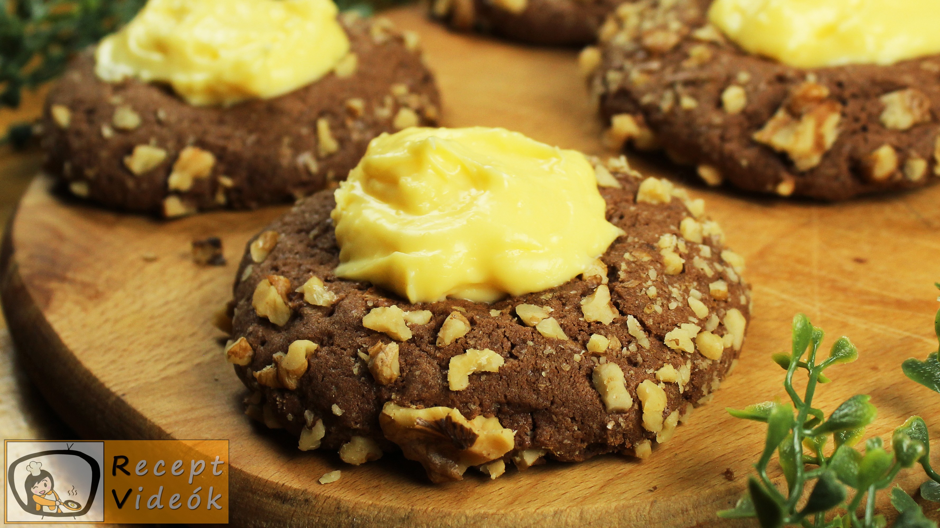 Kakaós-diós boszorkánypogácsa vaníliakrémmel recept, kakaós-diós boszorkánypogácsa vaníliakrémmel elkészítése - Recept Videók Kakaós-diós boszorkánypogácsa vaníliakrémmel recept, kakaós-diós boszorkánypogácsa vaníliakrémmel elkészítése - Recept Videók