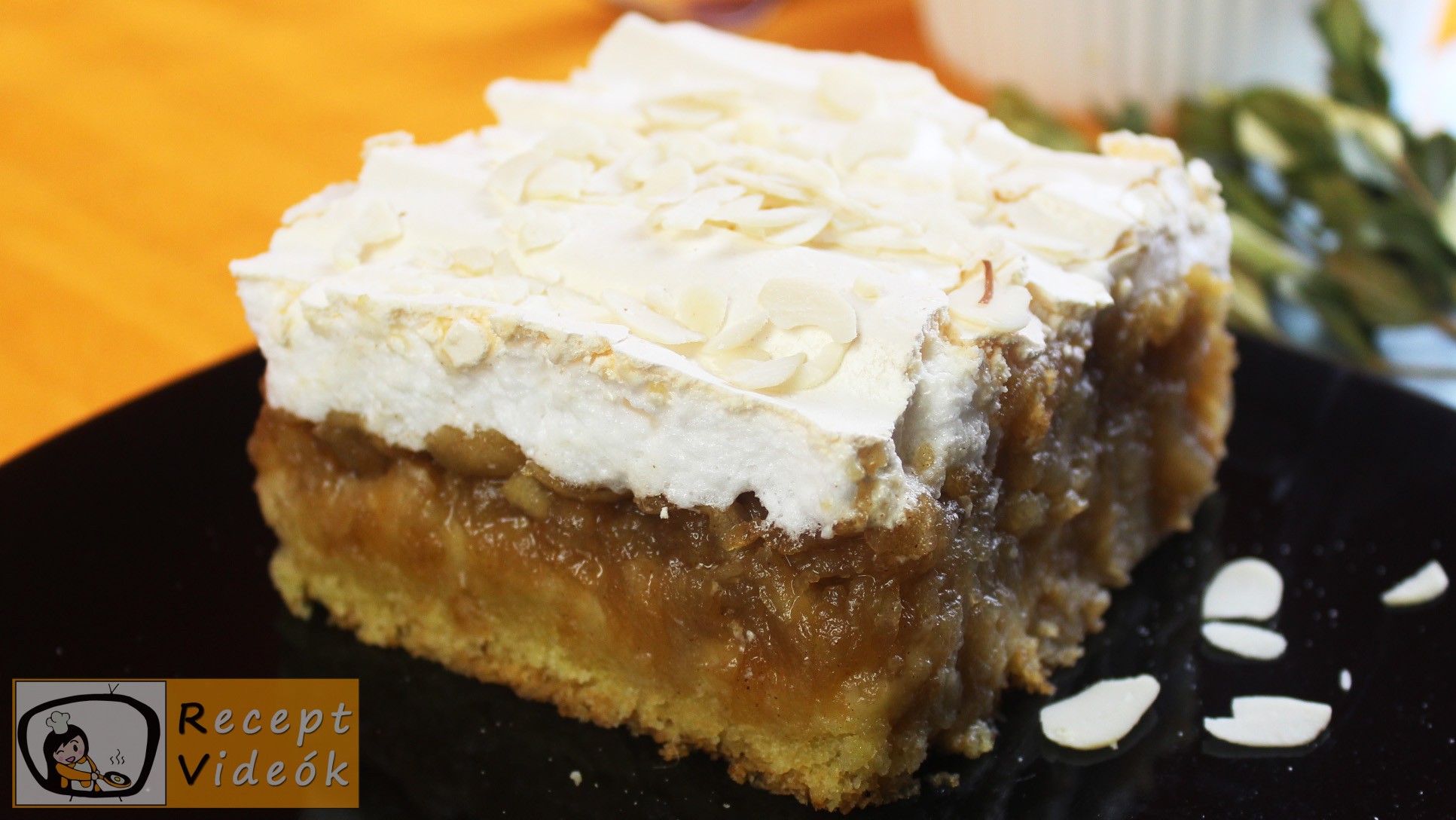 Almás-habos reszelt süti recept, almás-habos reszelt süti elkészítése - Recept Videók Almás-habos reszelt süti recept, almás-habos reszelt süti elkészítése - Recept Videók
